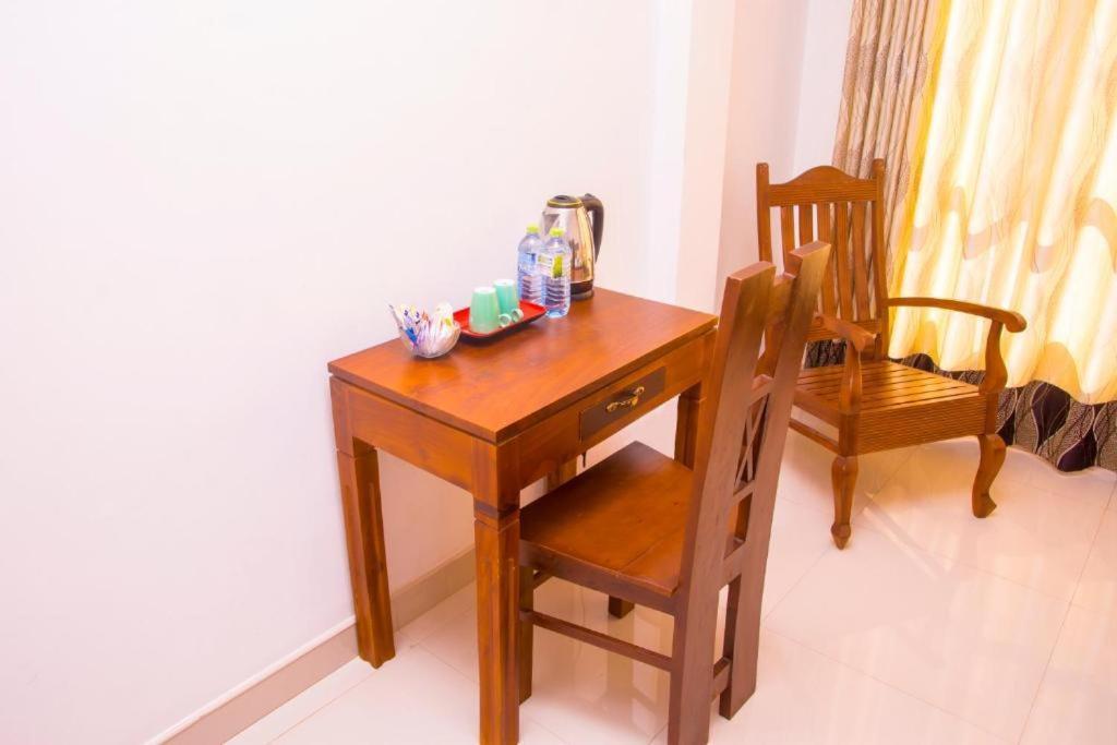 Homestay Garden Rest แคนดี้ ภายนอก รูปภาพ