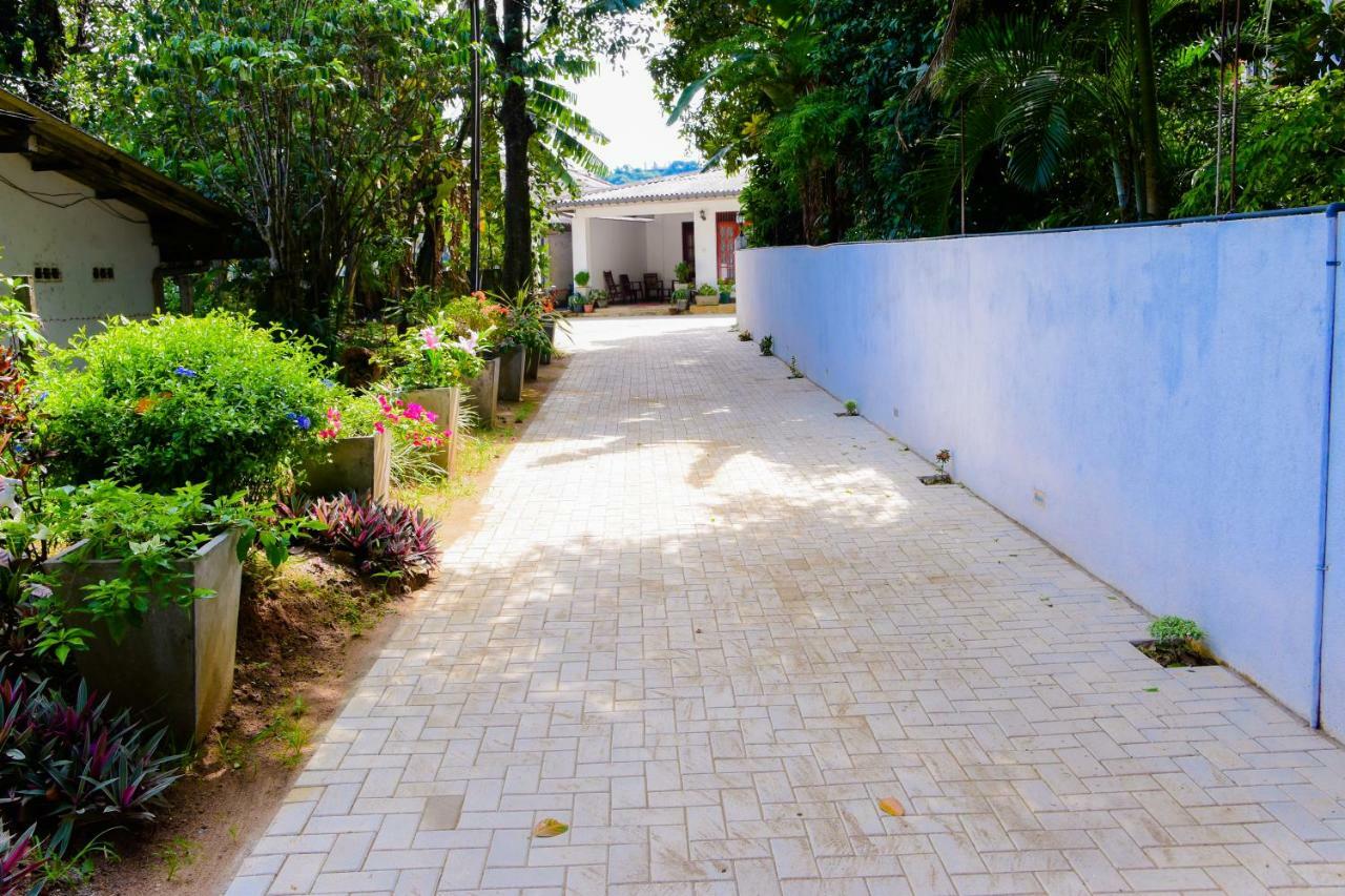 Homestay Garden Rest แคนดี้ ภายนอก รูปภาพ